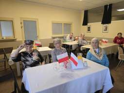 x4Oo0-fM.jpg-Koncert Ewy Błoch z okazji Święta Niepodległości w DPS przy ul. Nowaczyńskiego.