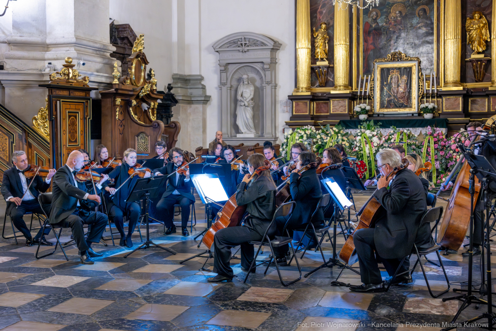 Penderecka, pamięć, hołd, zmarła, wieczornica, Miszalski, zdjęcia  Autor: P. Wojnarowski