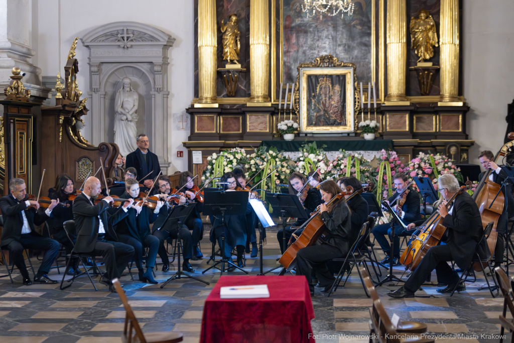 Penderecka, pamięć, hołd, zmarła, wieczornica, Miszalski, zdjęcia  Autor: P. Wojnarowski