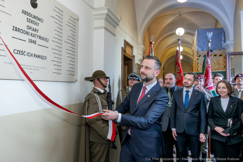 II LO, tablica, Katyń, pamięć, Miszalski, odsłonięcie, Kosiniak-Kamysz, Parell  Autor: P. Wojnarowski