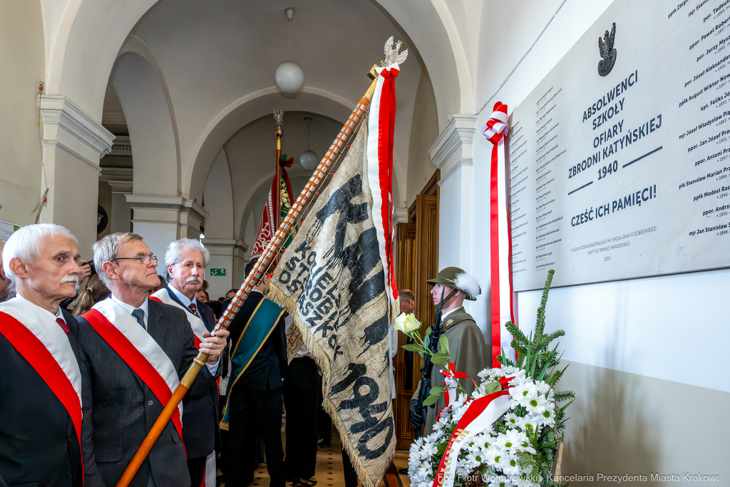 II LO, tablica, Katyń, pamięć, Miszalski, odsłonięcie, Kosiniak-Kamysz, Parell  Autor: P. Wojnarowski