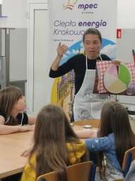 2. Fot. Agnieszka OtwinowskaUMK.jpg-Warsztaty żywieniowe w ramach Akademii Bohaterów Klimatu