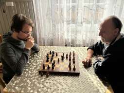 GlyL21xC.jpg-Turniej Szachowy – UEK Chess Cup u Helclów.