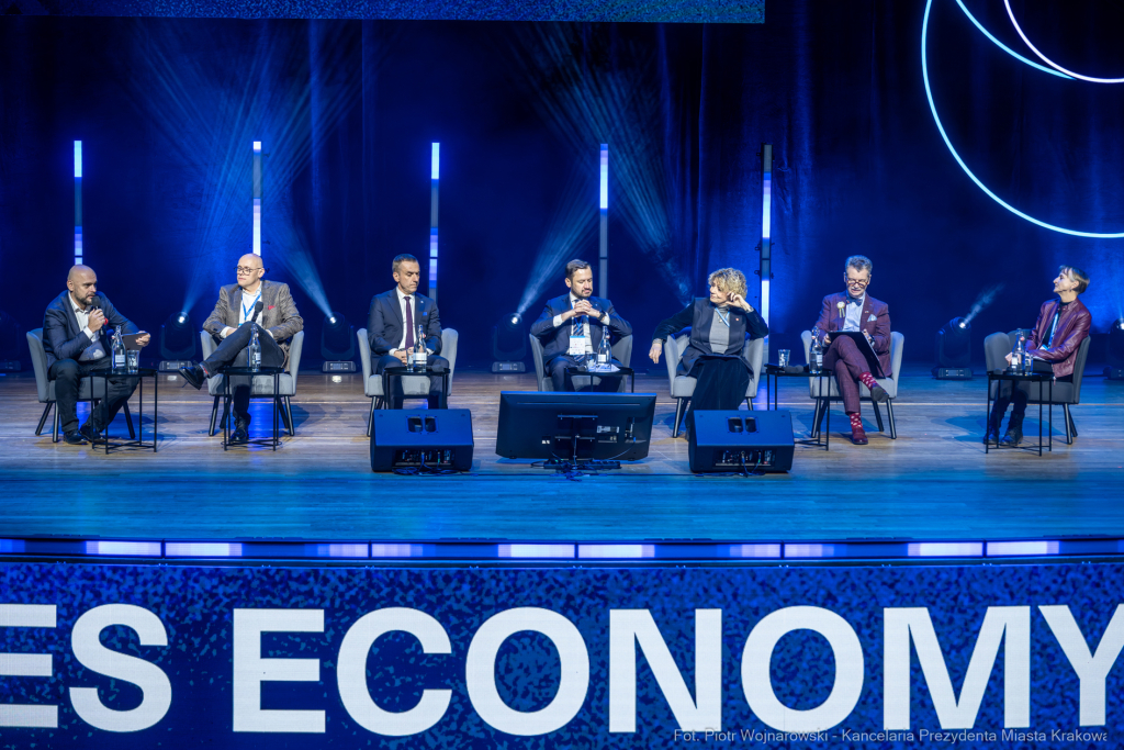 zdjęcia, Open Eyes Economy Summit, ICE, 2025, panel, Miszalski, Grzegorz Suszko, Marcin Jagodzińsk  Autor: P. Wojnarowski