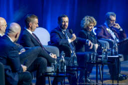 zdjęcia, Open Eyes Economy Summit, ICE, 2025, panel, Miszalski, Grzegorz Suszko, Marcin Jagodzińsk