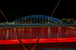 Dzieciństwo bez przemocy, zdjęcia, kładka, Bernatka, podświetlenie, czerwony, dzieci, Kraków