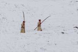 BJTOalkg.jpeg-Flagi Miasta Krakowa i Komitetu Kopca Kościuszki na szczycie kopca