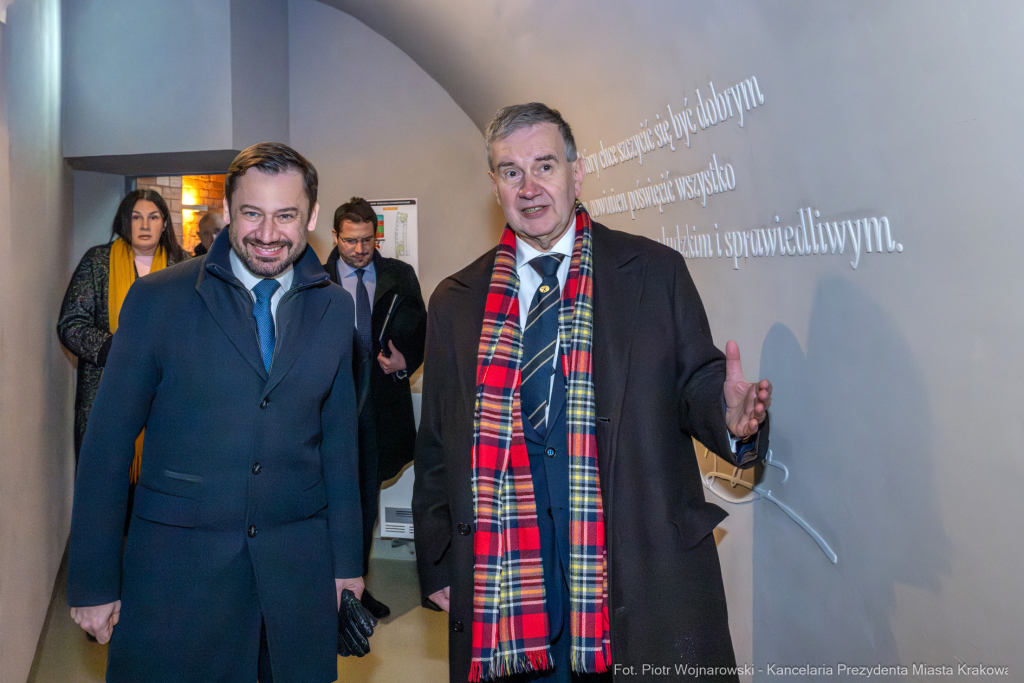 PW_631_ 002_fot. Piotr Wojnarowski.jpg-Flaga, podniesienie, Kopiec Kościuszki, Miszalski, zdjęcia  Autor: P. Wojnarowski