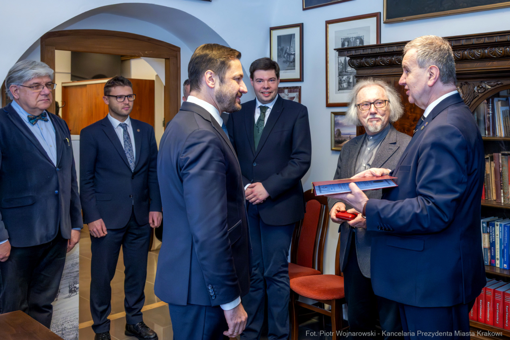 PW_631_ 006_fot. Piotr Wojnarowski.jpg-Flaga, podniesienie, Kopiec Kościuszki, Miszalski, zdjęcia  Autor: P. Wojnarowski