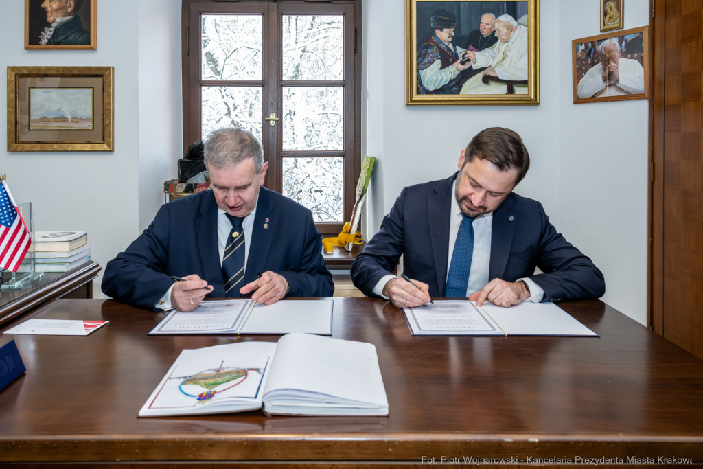 PW_631_ 011_fot. Piotr Wojnarowski.jpg-Flaga, podniesienie, Kopiec Kościuszki, Miszalski, zdjęcia  Autor: P. Wojnarowski