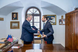 PW_631_ 012_fot. Piotr Wojnarowski.jpg-Flaga, podniesienie, Kopiec Kościuszki, Miszalski, zdjęcia