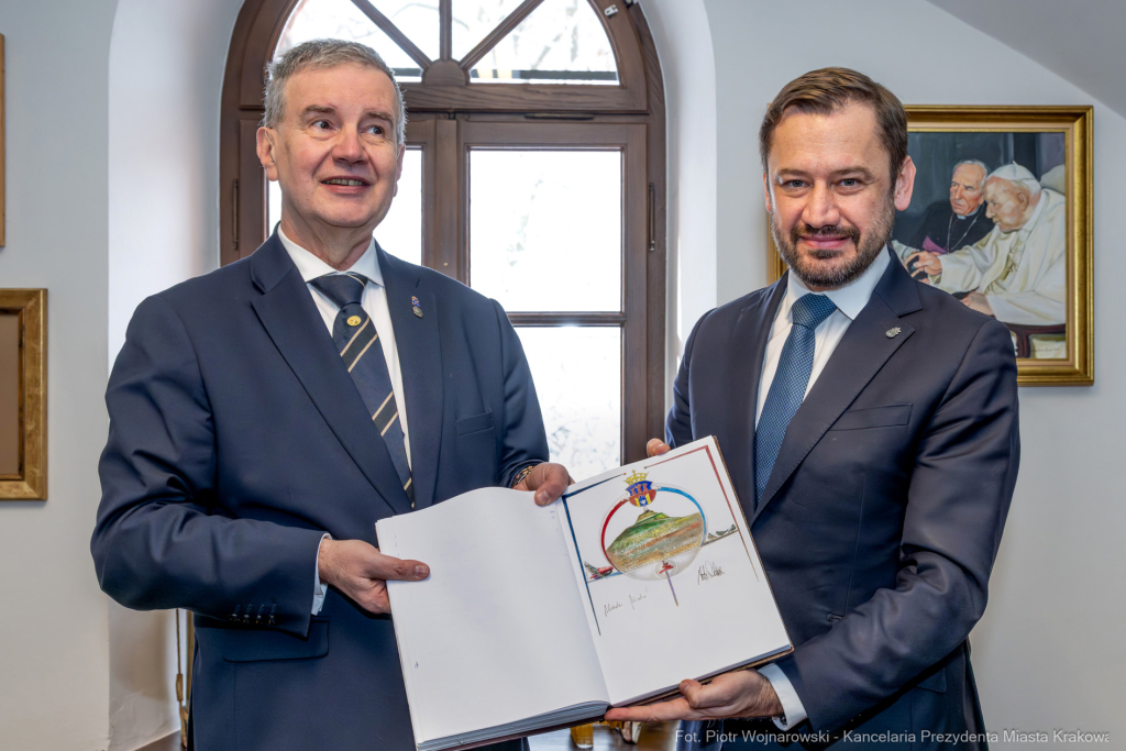 PW_631_ 014_fot. Piotr Wojnarowski.jpg-Flaga, podniesienie, Kopiec Kościuszki, Miszalski, zdjęcia  Autor: P. Wojnarowski