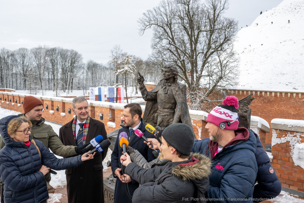 PW_631_ 017_fot. Piotr Wojnarowski.jpg-Flaga, podniesienie, Kopiec Kościuszki, Miszalski, zdjęcia  Autor: P. Wojnarowski