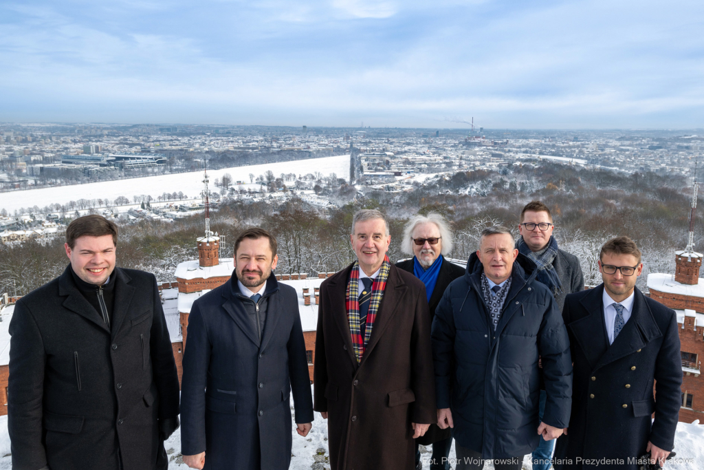 PW_631_ 021_fot. Piotr Wojnarowski.jpg-Flaga, podniesienie, Kopiec Kościuszki, Miszalski, zdjęcia  Autor: P. Wojnarowski