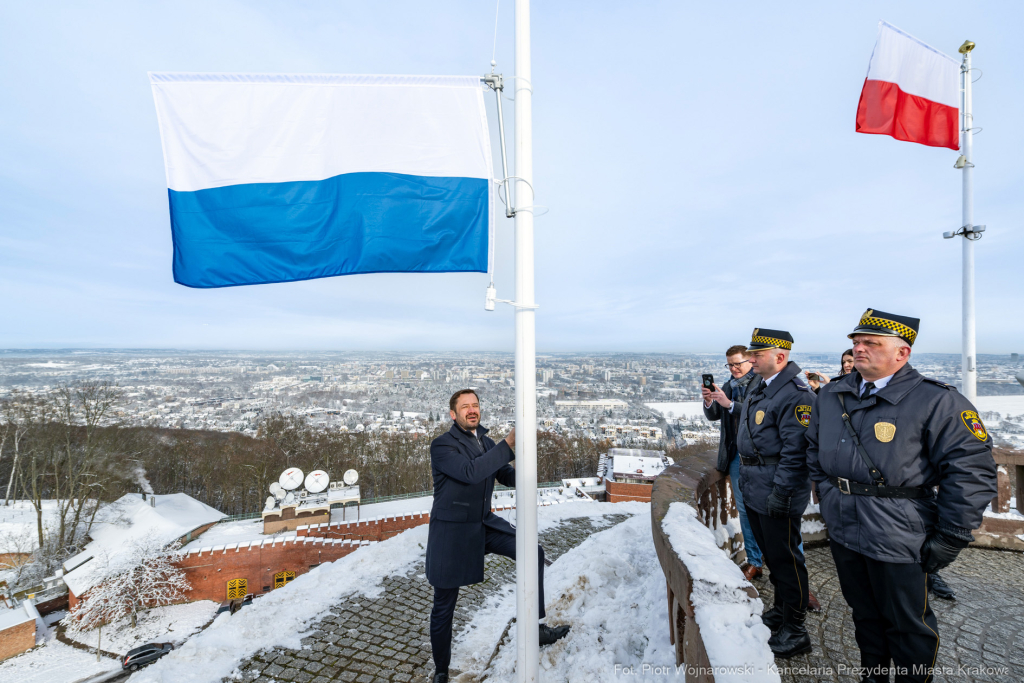 PW_631_ 023_fot. Piotr Wojnarowski.jpg-Flaga, podniesienie, Kopiec Kościuszki, Miszalski, zdjęcia  Autor: P. Wojnarowski