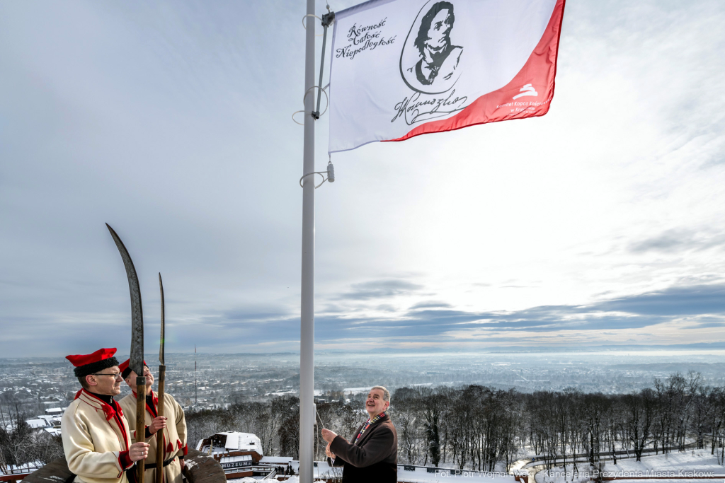 PW_631_ 024_fot. Piotr Wojnarowski.jpg-Flaga, podniesienie, Kopiec Kościuszki, Miszalski, zdjęcia  Autor: P. Wojnarowski