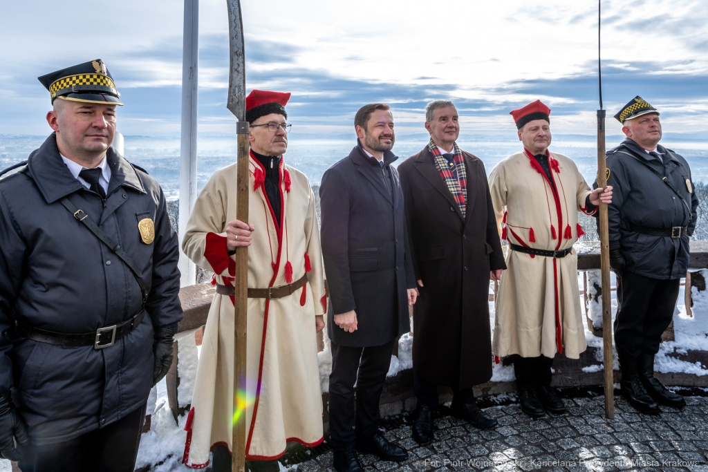 PW_631_ 026_fot. Piotr Wojnarowski.jpg-Flaga, podniesienie, Kopiec Kościuszki, Miszalski, zdjęcia  Autor: P. Wojnarowski