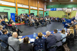 0S4A2157.jpg-Spotkanie na „ławce dialogu” w Bronowicach