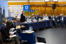 0S4A2354.jpg-Spotkanie na „ławce dialogu” w Bronowicach