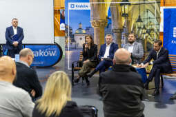 0S4A2365.jpg-Spotkanie na „ławce dialogu” w Bronowicach