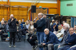 0S4A2435.jpg-Spotkanie na „ławce dialogu” w Bronowicach