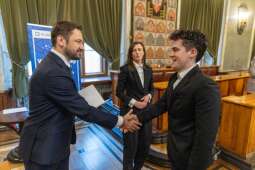 Q1At5oFg.jpeg-Perfekcja na egzaminach? W Krakowie to nie rzadkość