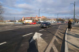 20251128-0S4A4155.jpg-Samochody wróciły na most Grunwaldzki dwa tygodnie przed terminem