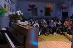 04 (33).jpg-Andrzejki 2025 w naszym Domu.