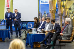 0S4A2295.jpg-Ławka Dialogu, Miszalski, Sęk, Kracik, Klaman, spotkanie, Bronowice, Zdjęcia, foto,