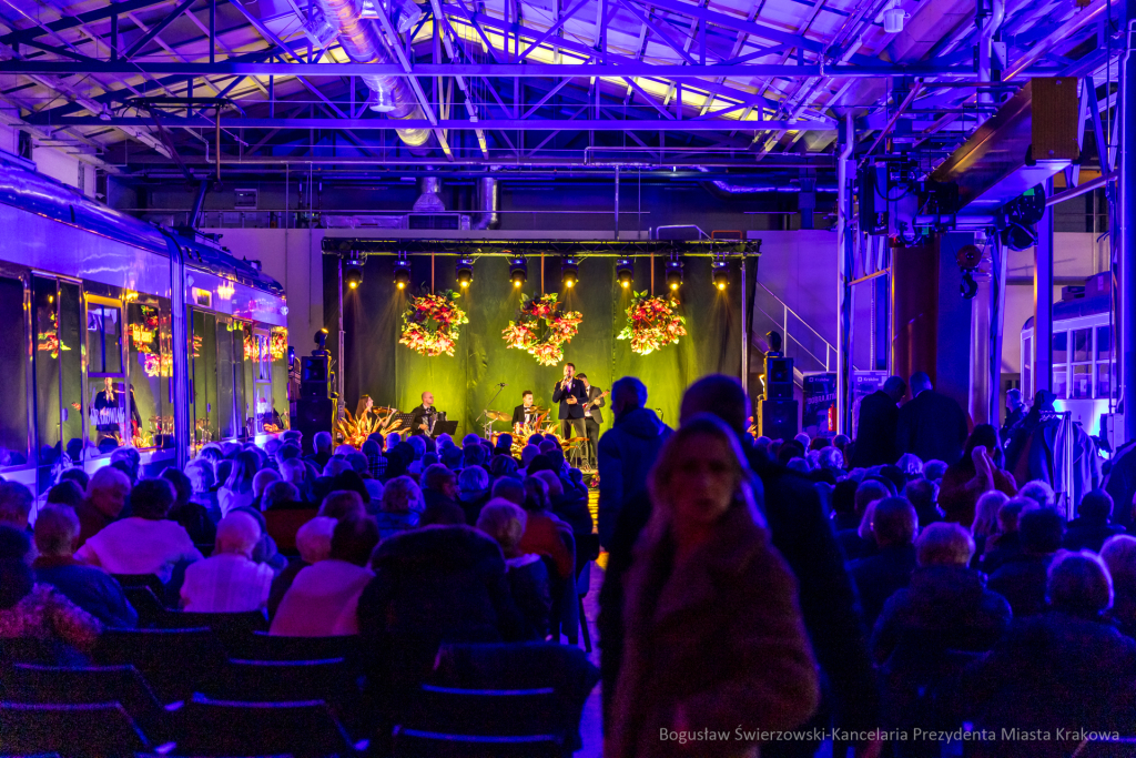 BS-251129-0S4A5035.jpg-Senioralia, Miszalski, Zajezdnia MPK, zdjęcia  Autor: B. Świerzowski