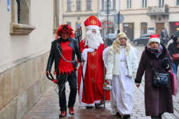 8L8A0446.jpg-Prezenty dla dzieci ze szpitala Żeromskiego