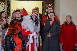 8L8A0529.jpg-Prezenty dla dzieci ze szpitala Żeromskiego