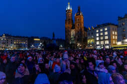 0S4A7634.jpg-Muzyczne rozświetlenie choinki na Rynku Głównym
