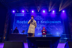 0S4A8161.jpg-Muzyczne rozświetlenie choinki na Rynku Głównym