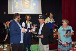 Mieszkańcy Domu otrzymujący nagrody