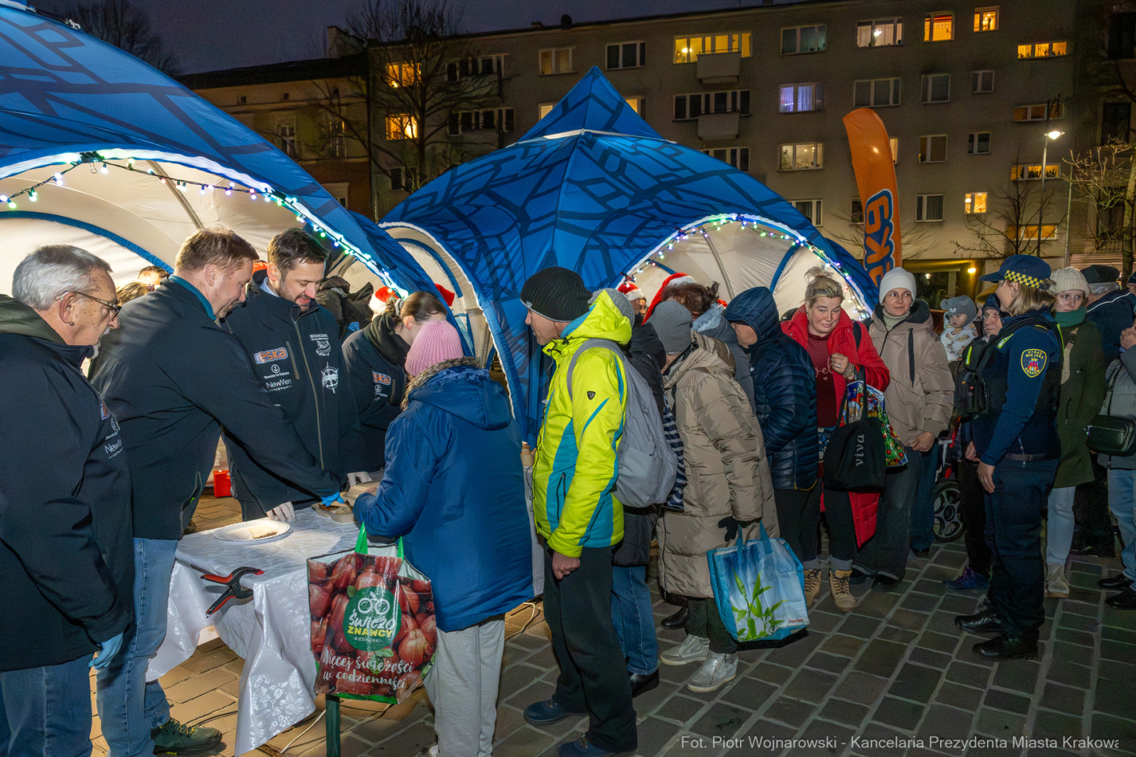 Karp dla Krakowian, Rynek Podgórski, Miszalski, Szczoczarz, zdjęcia  Autor: P. Wojnarowski
