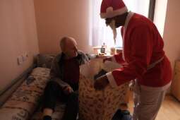 DSCF1462.jpg-Mikołajkowy finał pełen wzruszeń w Domu Helclów.