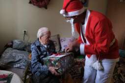 DSCF1478.jpg-Mikołajkowy finał pełen wzruszeń w Domu Helclów.