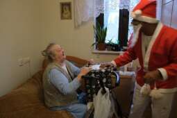 DSCF1490.jpg-Mikołajkowy finał pełen wzruszeń w Domu Helclów.