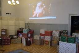 DSCF1506.jpg-Mikołajkowy finał pełen wzruszeń w Domu Helclów.