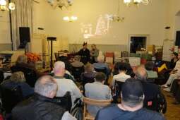 DSCF1511.jpg-Mikołajkowy finał pełen wzruszeń w Domu Helclów.