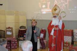 DSCF1518.jpg-Mikołajkowy finał pełen wzruszeń w Domu Helclów.