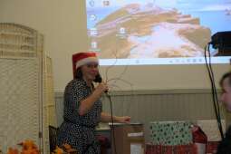 DSCF1531.jpg-Mikołajkowy finał pełen wzruszeń w Domu Helclów.