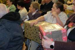 DSCF1558.jpg-Mikołajkowy finał pełen wzruszeń w Domu Helclów.