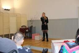 DSCF1575.jpg-Mikołajkowy finał pełen wzruszeń w Domu Helclów.