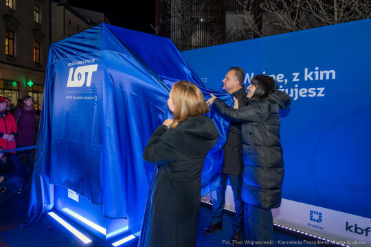 PW_647_ 011_fot. Piotr Wojnarowski.jpg-szopka, PLL lOT, odsłonięcie, zdjęcia