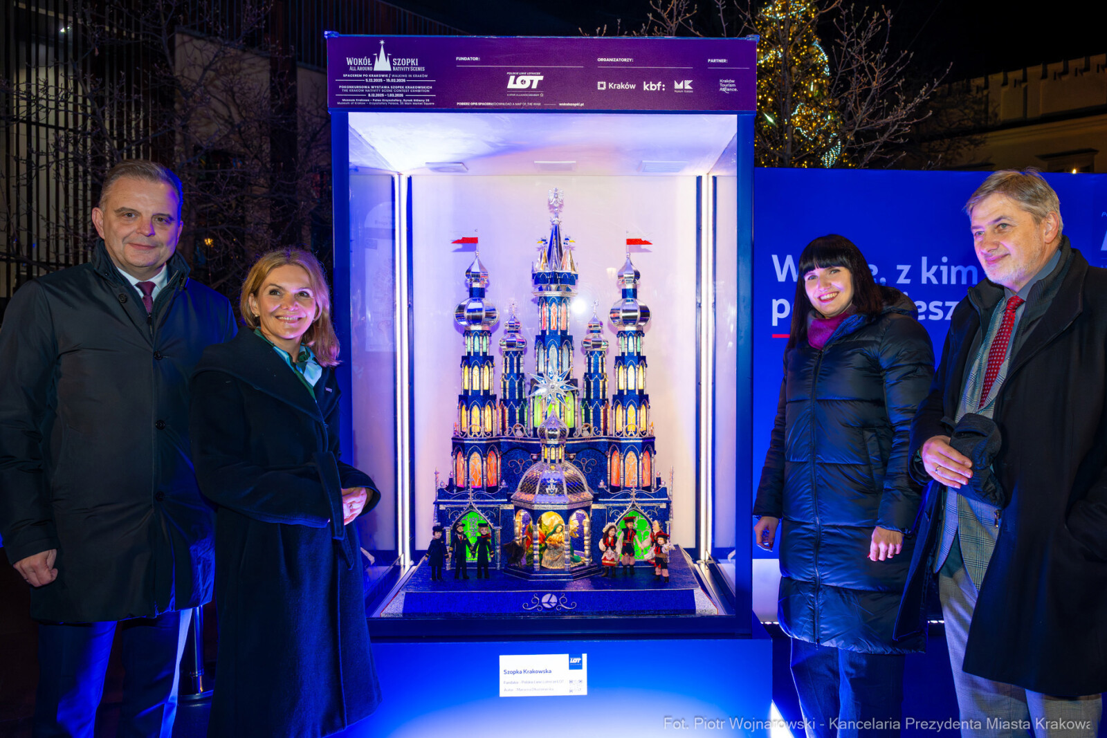 PW_647_ 014_fot. Piotr Wojnarowski.jpg-szopka, PLL lOT, odsłonięcie, zdjęcia  Autor: P. Wojnarowski