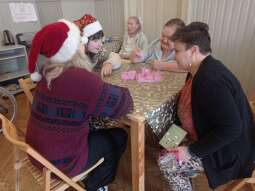 ORRF0Q17.jpg-Wizyta Młodzieżowej Rady Krakowa u naszych seniorów.