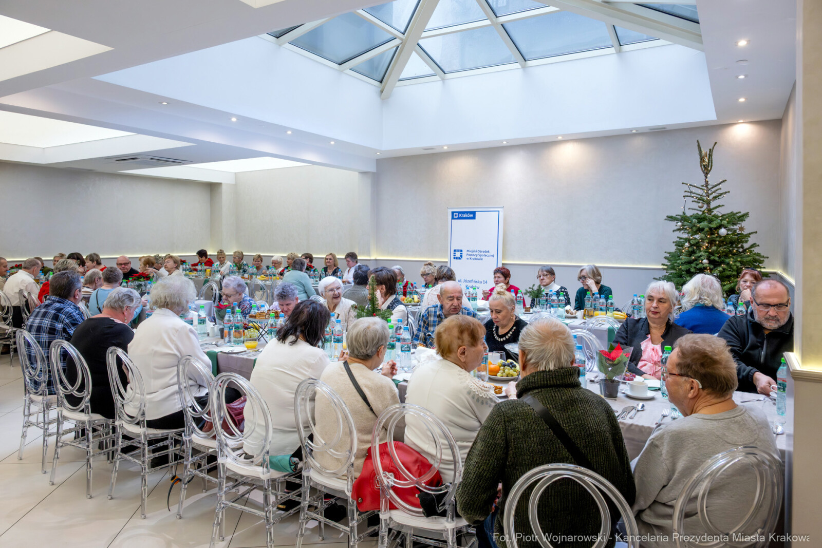 PW_652_ 017_fot. Piotr Wojnarowski.jpg-Miszalski, seniorzy, spotkanie, Kazimierz, MOPS, wigilia  Autor: P. Wojnarowski