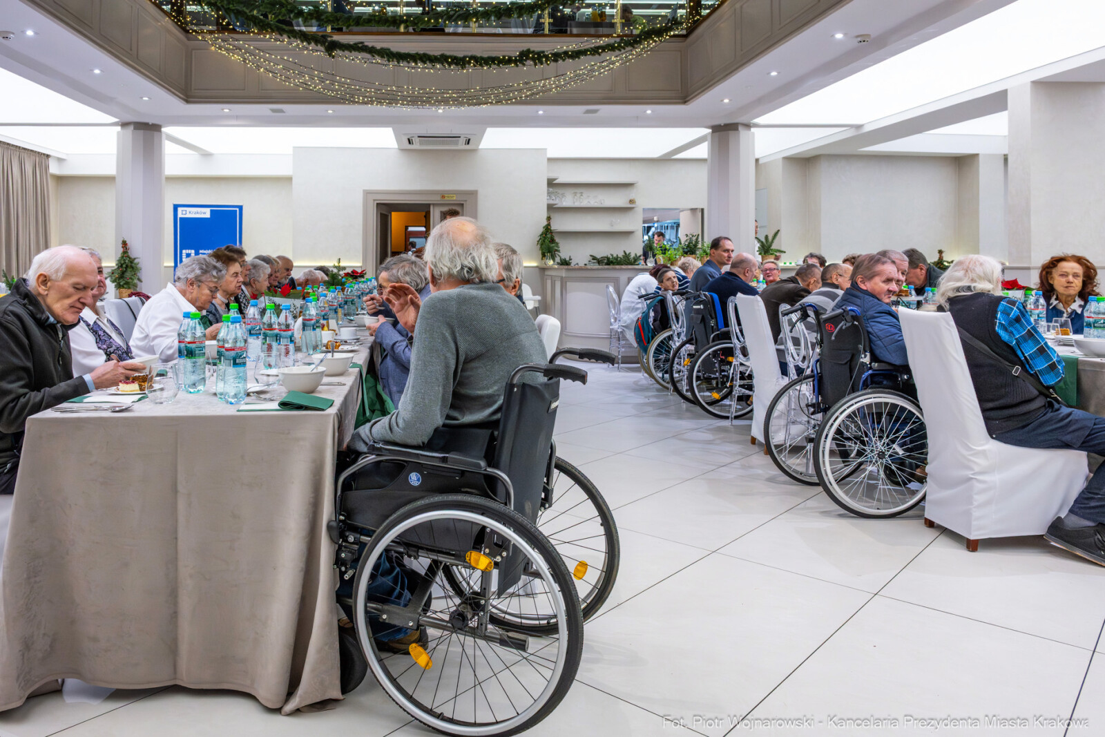 PW_652_ 033_fot. Piotr Wojnarowski.jpg-Miszalski, seniorzy, spotkanie, Kazimierz, MOPS, wigilia  Autor: P. Wojnarowski